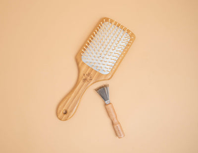 Wooden Hair Brush - Bundle shampoo