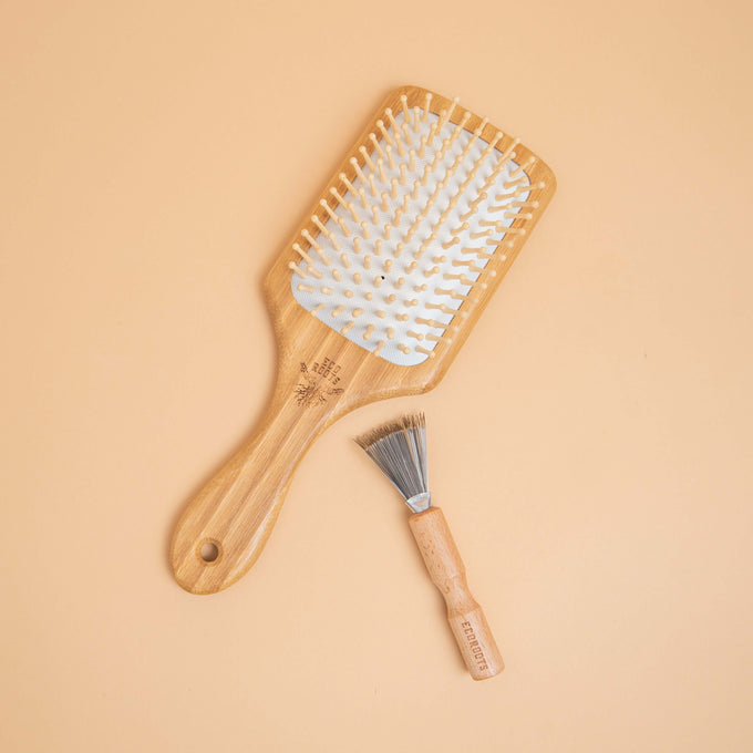 Wooden Hair Brush - Bundle shampoo