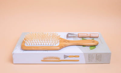Wooden Hair Brush - Bundle shampoo