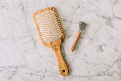 Wooden Hair Brush - Bundle shampoo