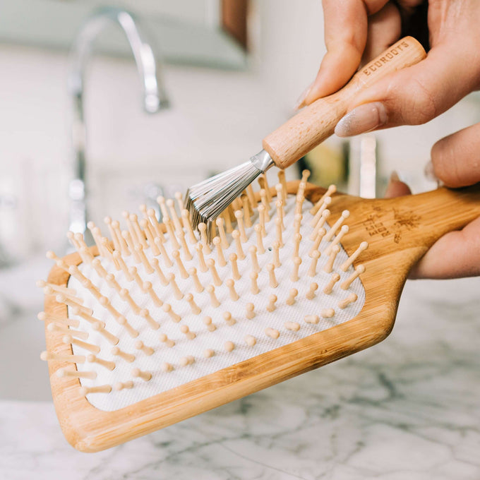 Wooden Hair Brush - Bundle shampoo