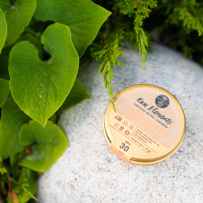 Hidratante facial con color SPF 30+ Reef Safe & Plastic-Free