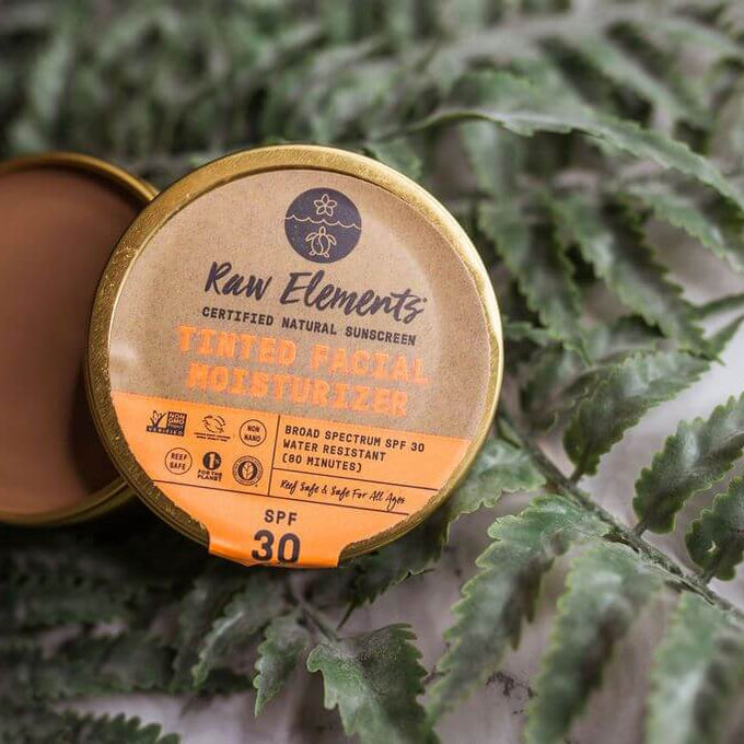Hidratante facial con color SPF 30+ Reef Safe & Plastic-Free