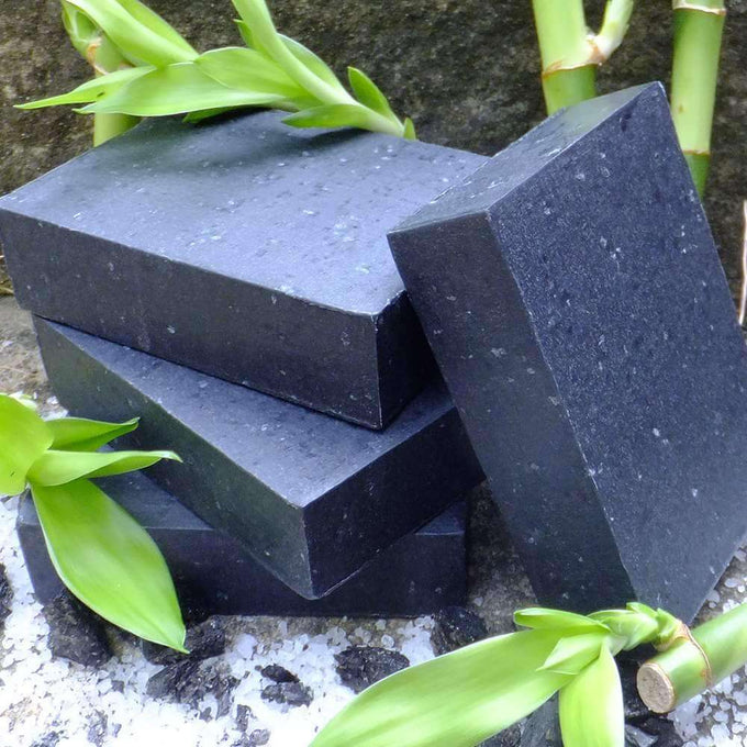 Carbón de bambú y aceite de árbol de té - Jabón facial