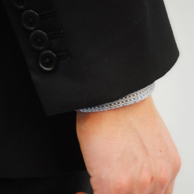 Traje de Tela Ecológico Personalizado en Negro